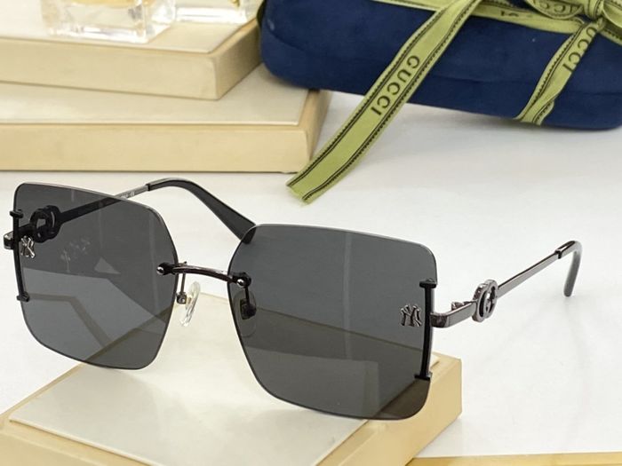 Gucci Sunglasses Top Quality GUS00064