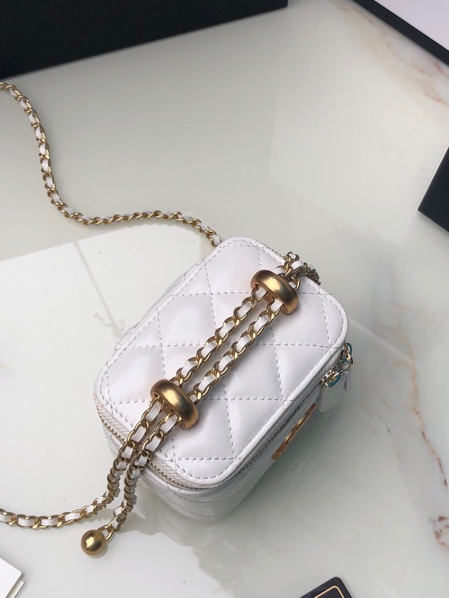 Chanel mini Shoulder Bag Lambskin & Gold-Tone Metal AP2292 white