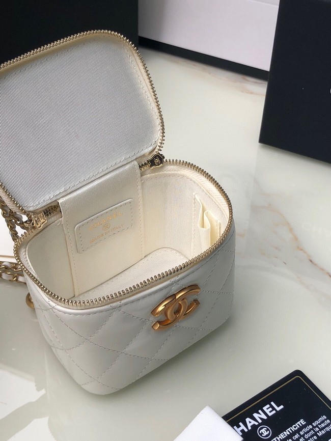 Chanel mini Shoulder Bag Lambskin & Gold-Tone Metal AP2292 white