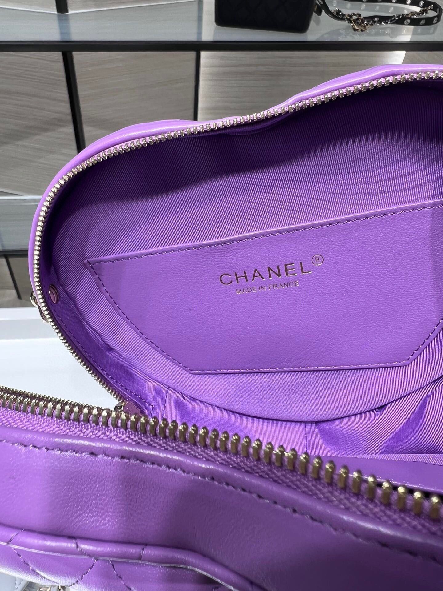 Chanel 2022S Love Heart Original Lambskin Crossbody Chain Bag AS3191Y Purple