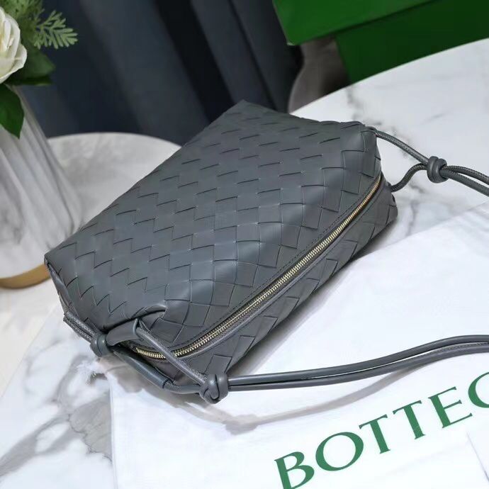 Bottega Veneta Small intrecciato leather cross-body bag 680255 Gray