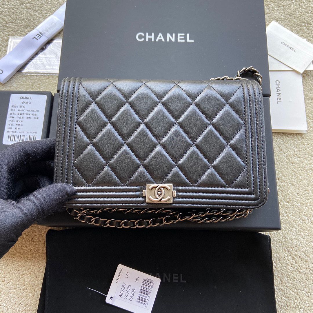 BOY CHANEL Original Wallet on Chain A80287 black