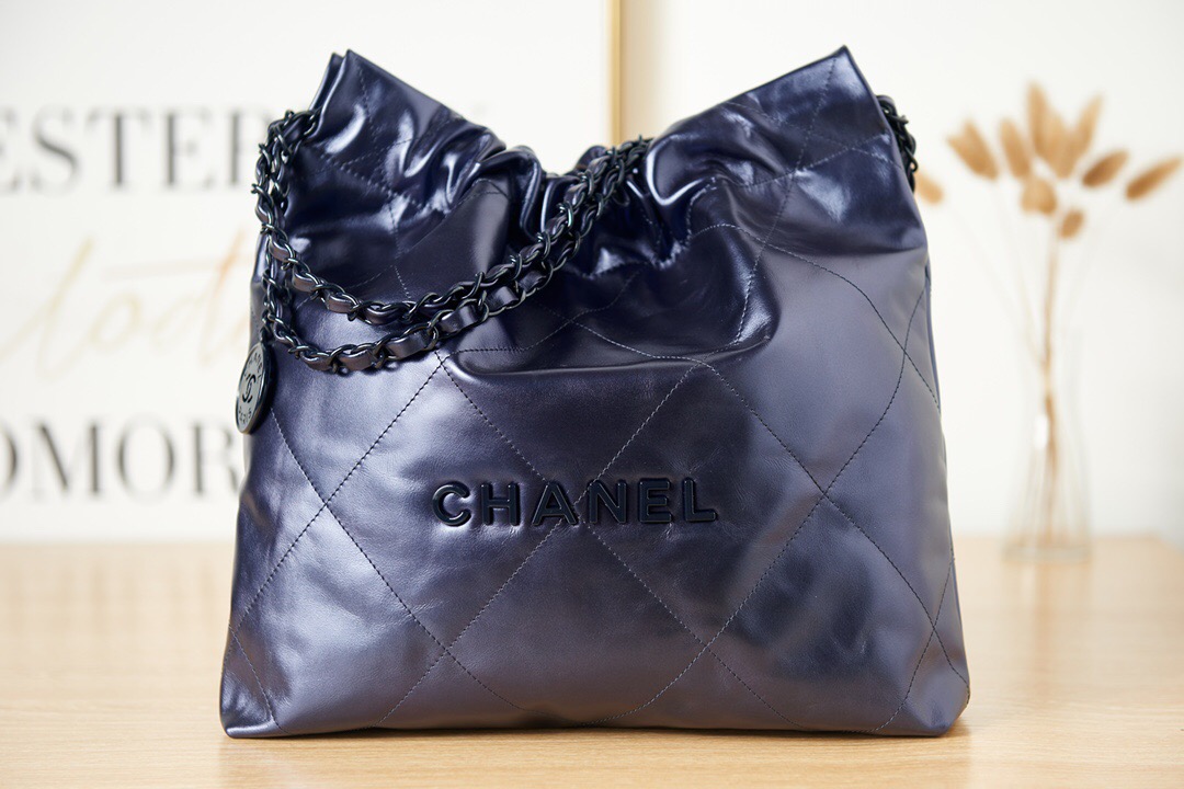 CHANEL 22 HANDBAG AS3260 Navy Blue