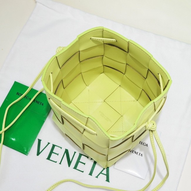 Bottega Veneta Small Cassette Bucket Bag 680218 Glittering green