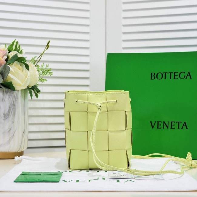 Bottega Veneta Small Cassette Bucket Bag 680218 Glittering green