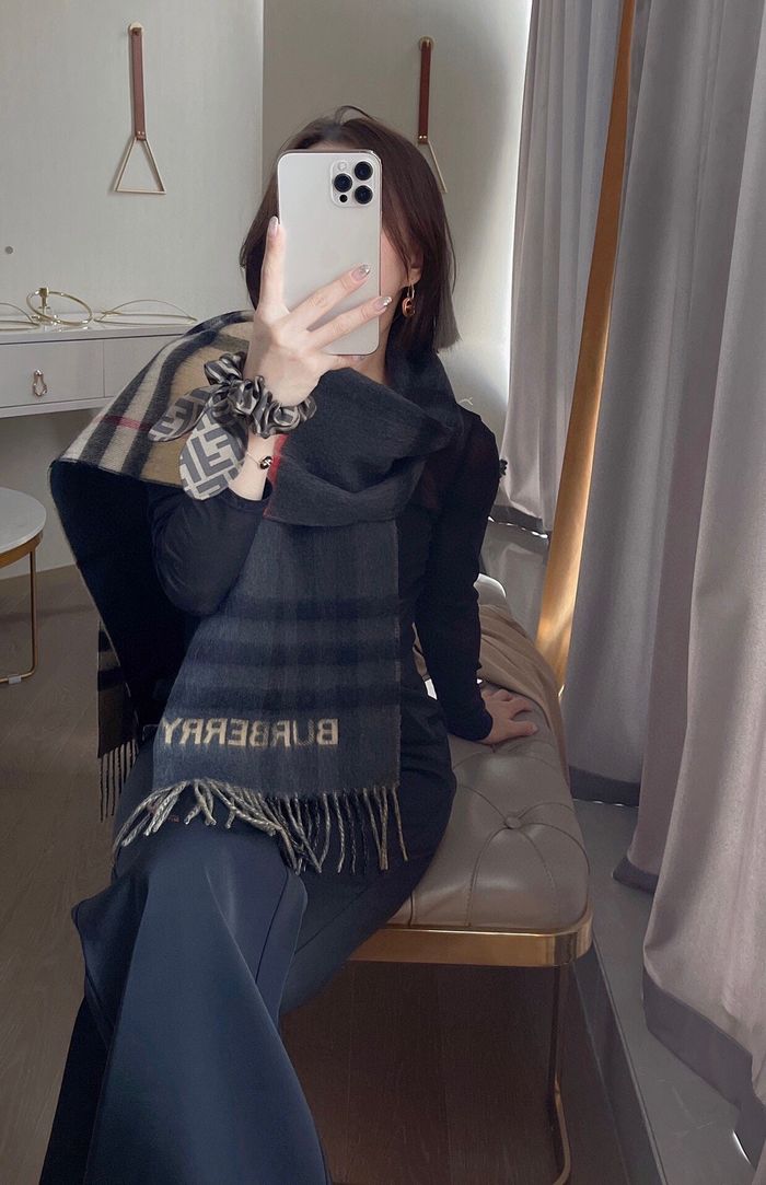 Burberry Scarf BBC00007