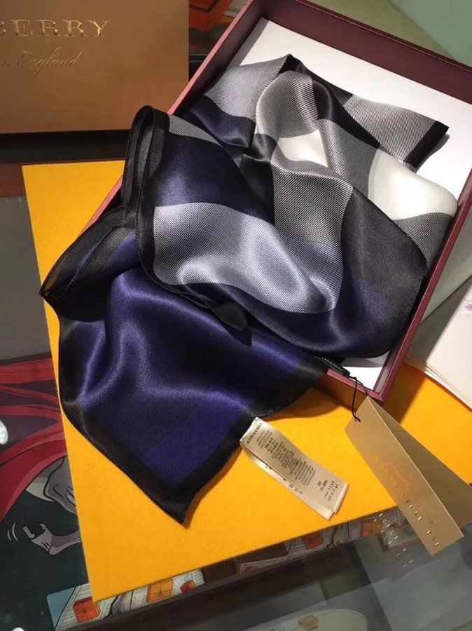 Burberry Scarf BBC00038