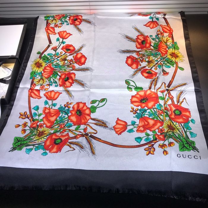 Gucci Scarf GUC00032