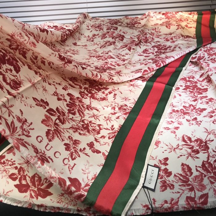 Gucci Scarf GUC00189