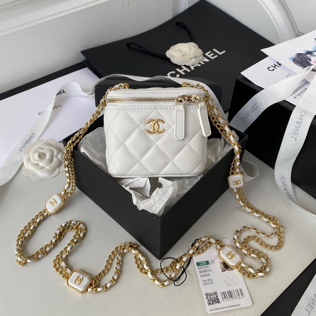 CHANEL SMALL VANITY WITH CHAIN Lambskin & Gold-Tone Metal AP2931 White