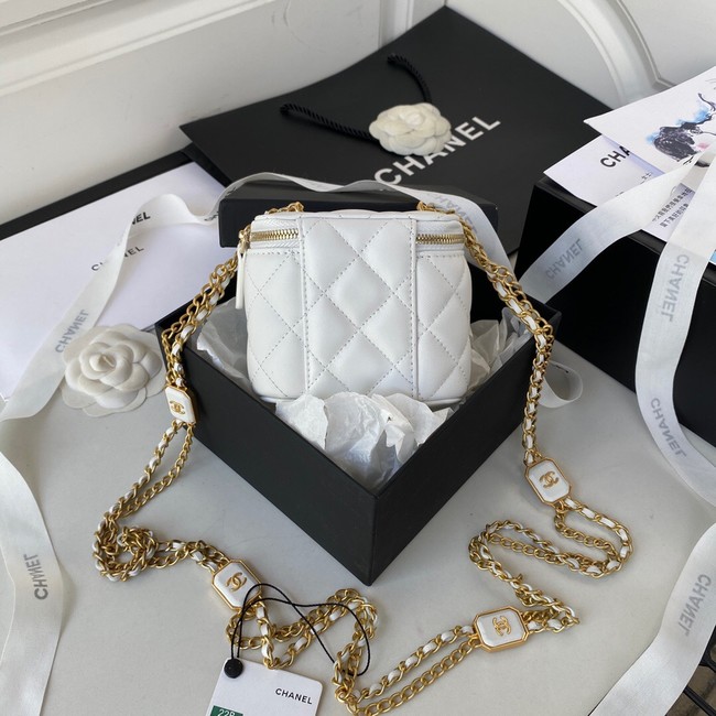 CHANEL SMALL VANITY WITH CHAIN Lambskin & Gold-Tone Metal AP2931 White