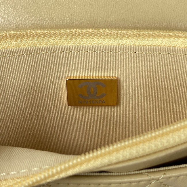 CHANEL WALLET ON CHAIN Lambskin & Gold-Tone Metal AP2923 light yellow