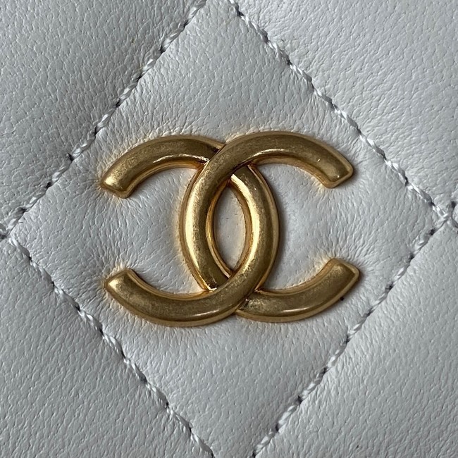 CHANEL WALLET ON CHAIN Lambskin & Gold-Tone Metal AP2923 white