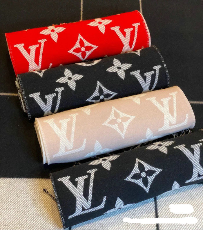 Louis Vuitton Scarf LVC00026