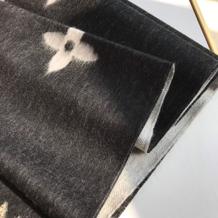 Louis Vuitton Scarf LVC00041