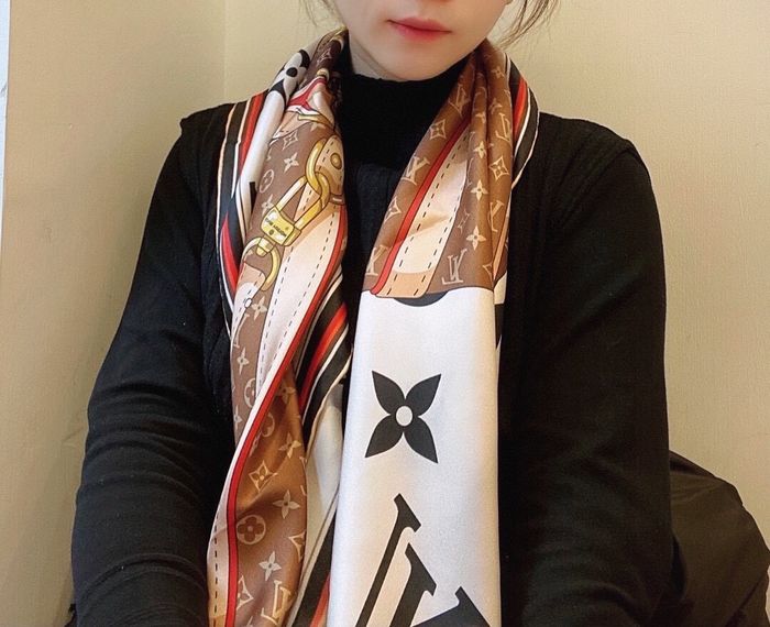 Louis Vuitton Scarf LVC00115