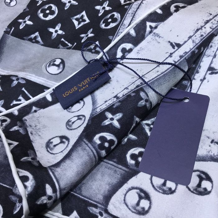 Louis Vuitton Scarf LVC00217