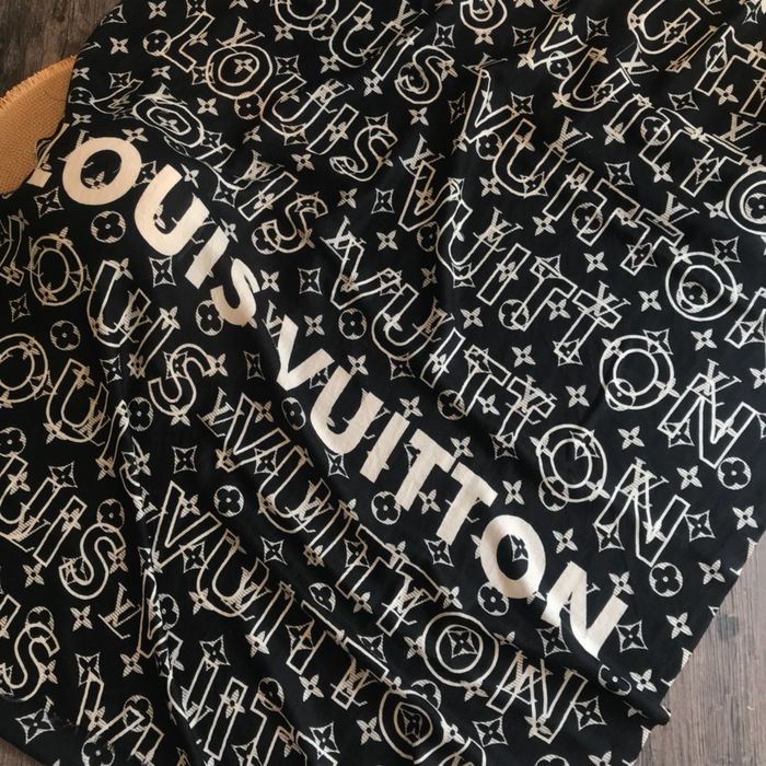 Louis Vuitton Scarf LVC00257