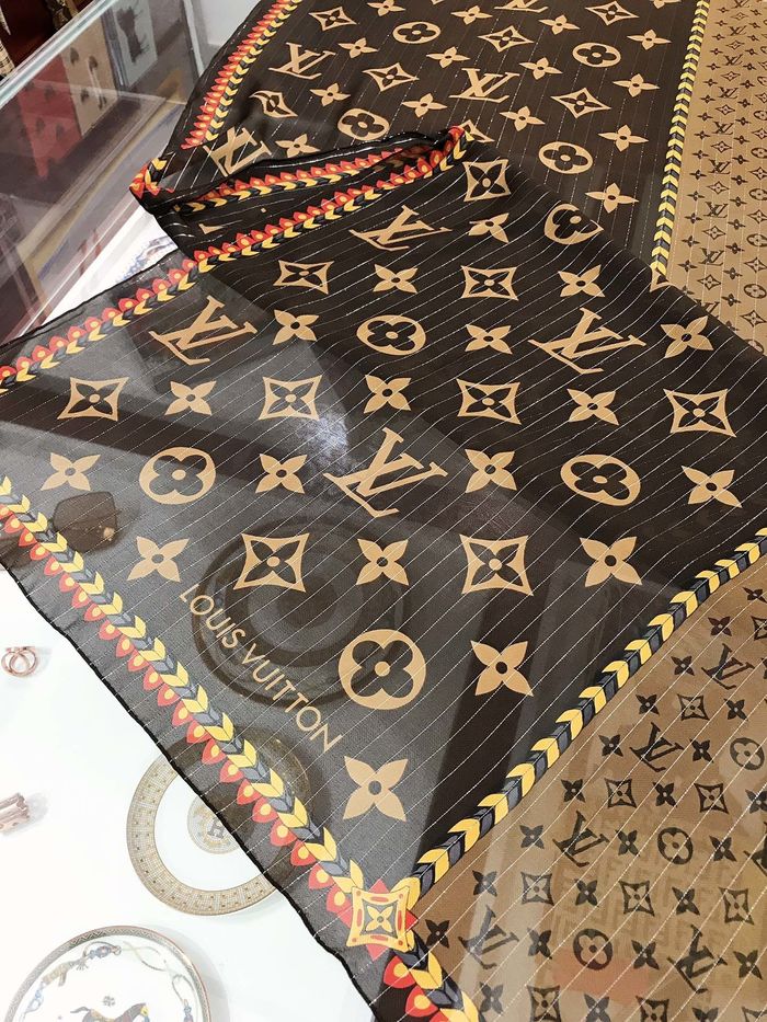 Louis Vuitton Scarf LVC00282