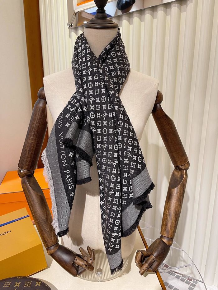 Louis Vuitton Scarf LVC00286