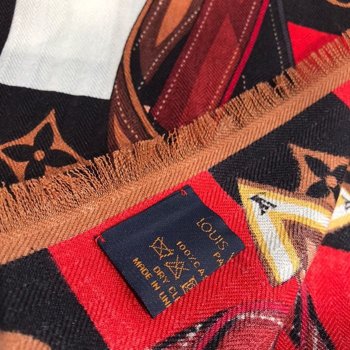 Louis Vuitton Scarf LVC00327