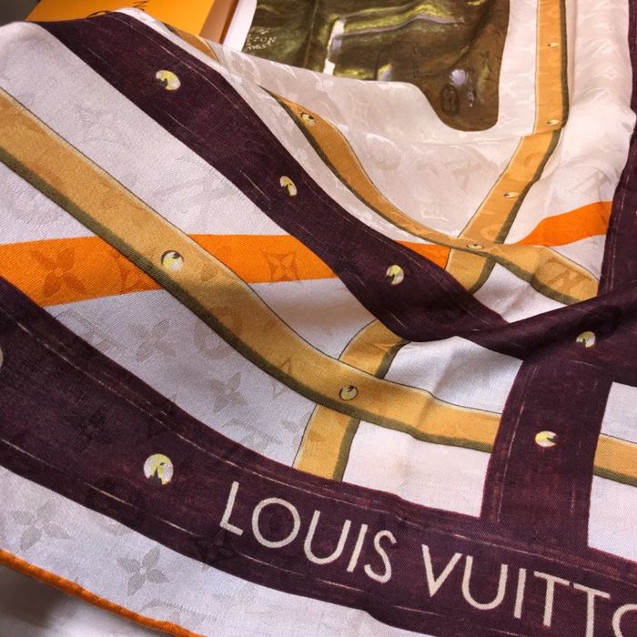 Louis Vuitton Scarf LVC00337