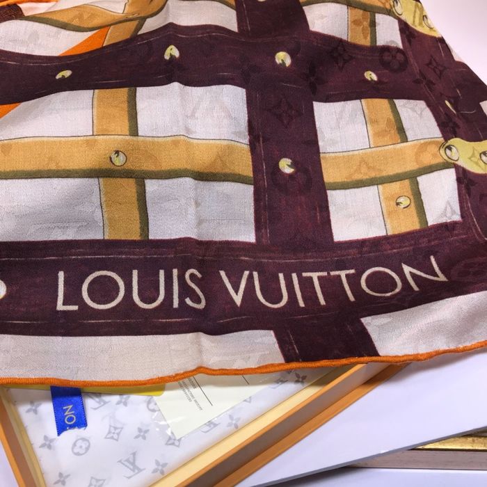 Louis Vuitton Scarf LVC00337