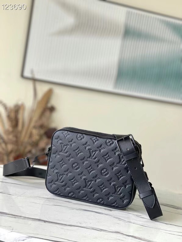 Louis Vuitton STEAMER MESSENGER M57307 black