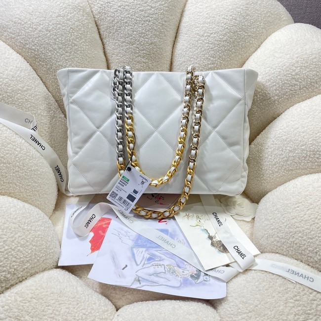 CHANEL 19 SHOPPING BAG 3660 white