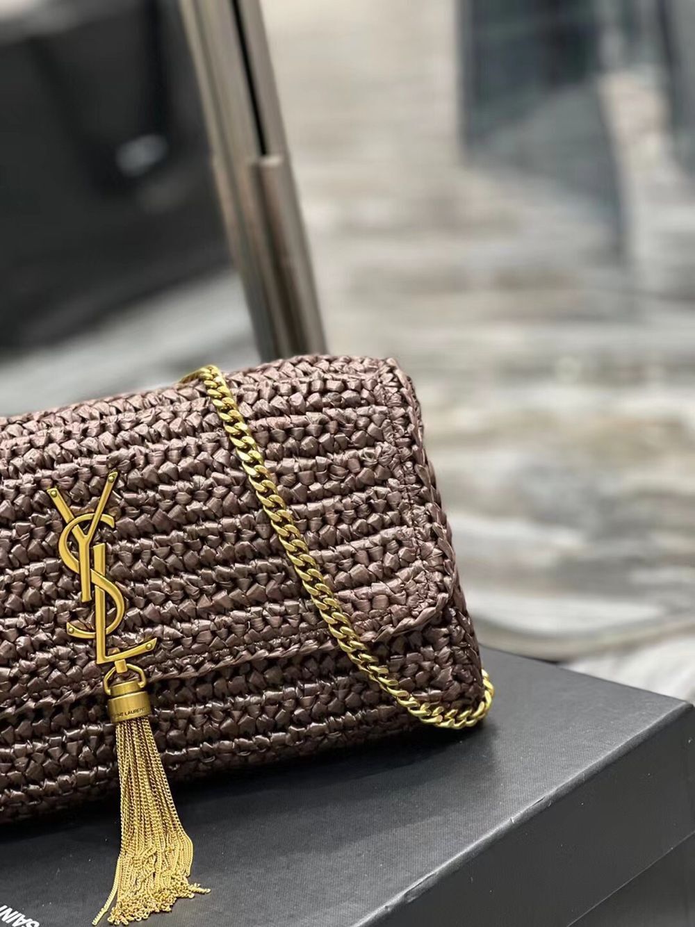 SAINT LAUREN KATE 99 CHAIN BAG WITH TASSEL IN RAFFIA Y664276 Coffee