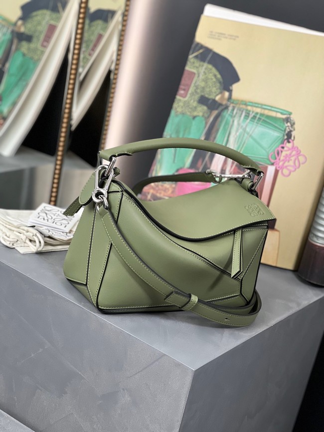 Loewe Puzzle Bag Leather 1609 blackish green