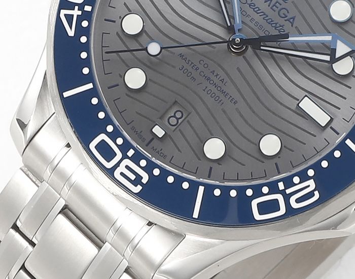 Omega Watch OMW00686