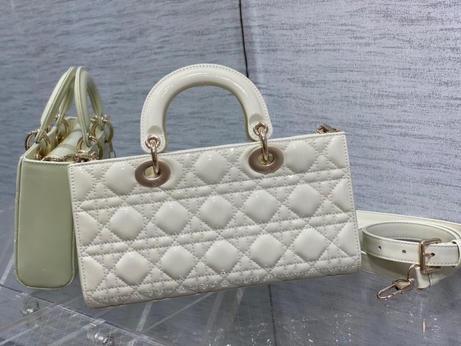 MEDIUM LADY D-JOY BAG Patent Cannage Calfskin M0540ON WHITE