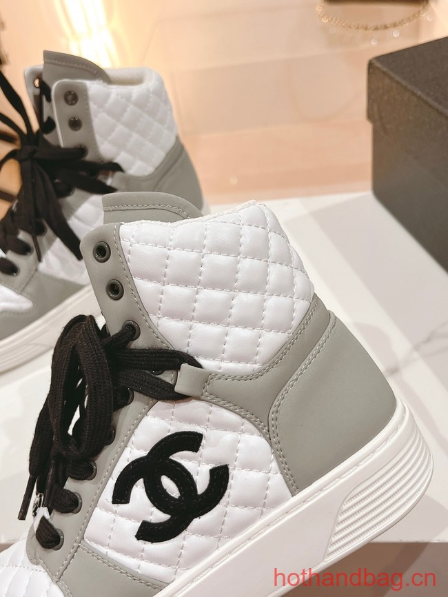 Chanel Sneaker 93629-3