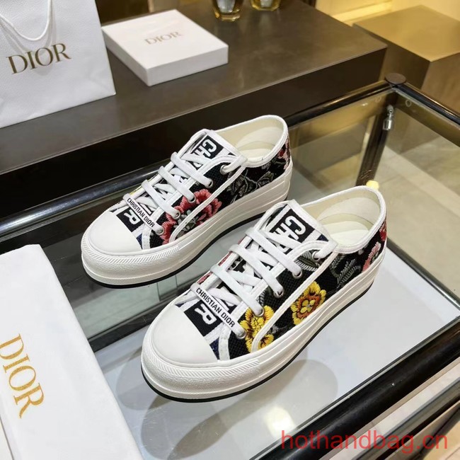 WALK N DIOR SNEAKER Dior Oblique Embroidered Cotton 93626-8