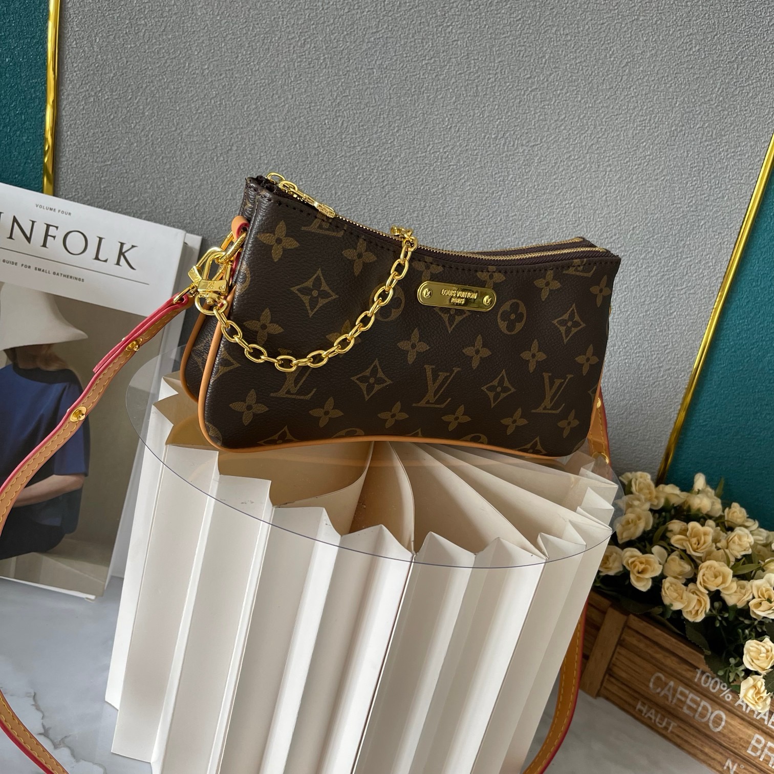 Louis Vuitton PRE-ORDER NOW Liv Pochette M83008