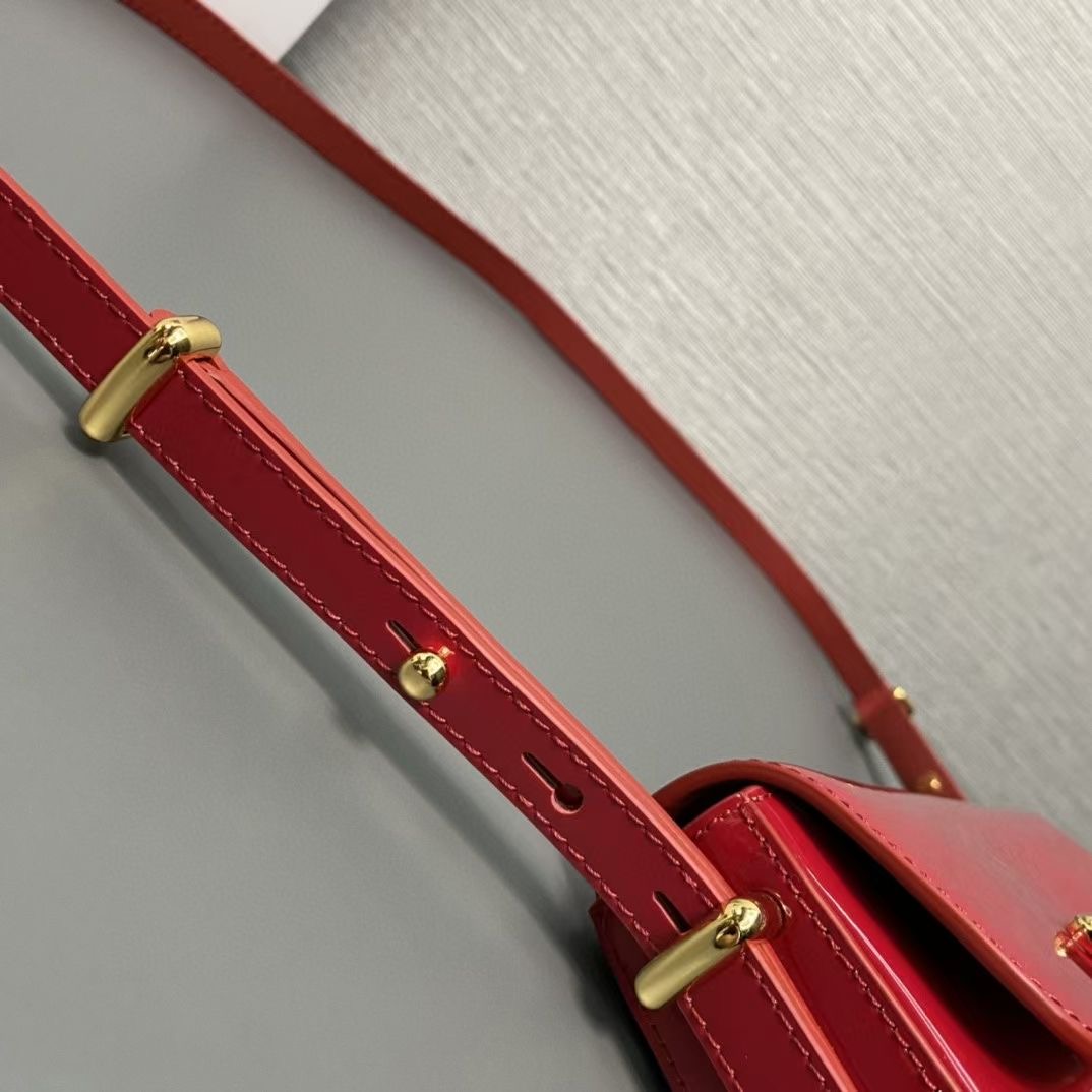 Prada Patent leather shoulder bag with flap 1BD339 red