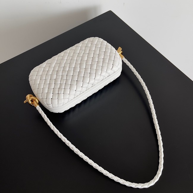 Bottega Veneta Knot With Chain A776662 white