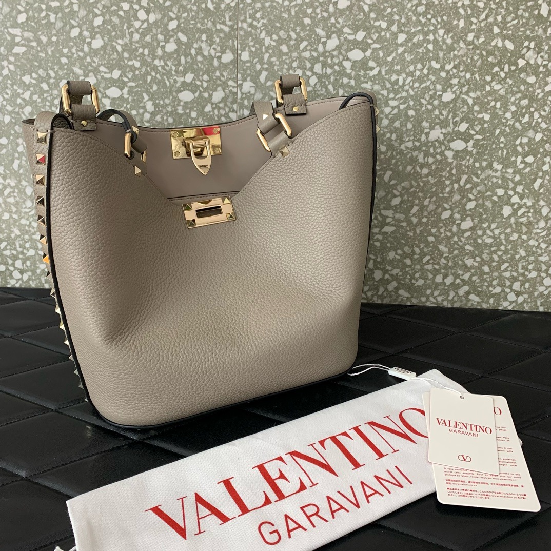 VALENTINO GARAVANI Loco Calf leather bag 0055 gray