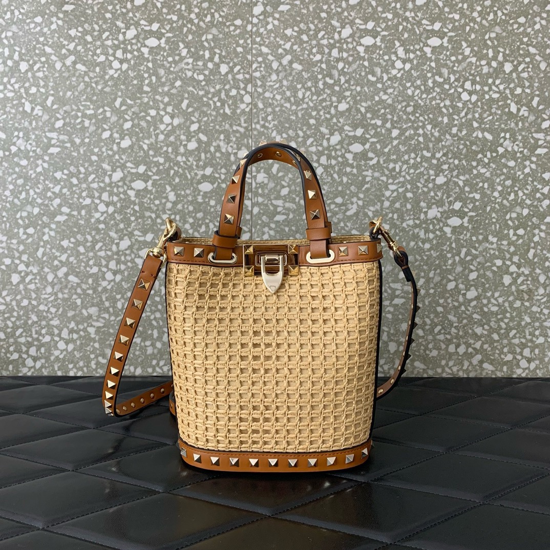 VALENTINO VLOGO SIGNATURE RAFFIA Shoulder Bag 0314 brown