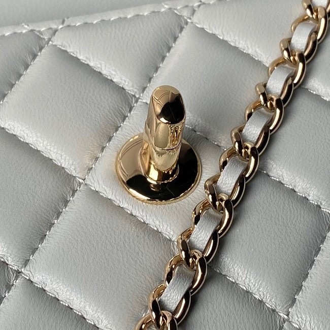 CHANEL CLUTCH WITH CHAIN AP3797 light blue