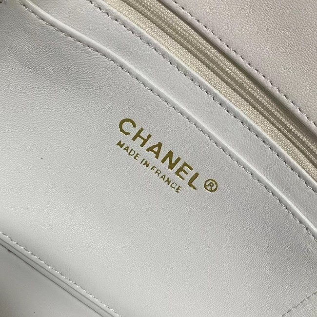 CHANEL FLAP BAG Lambskin 23365 WHITE