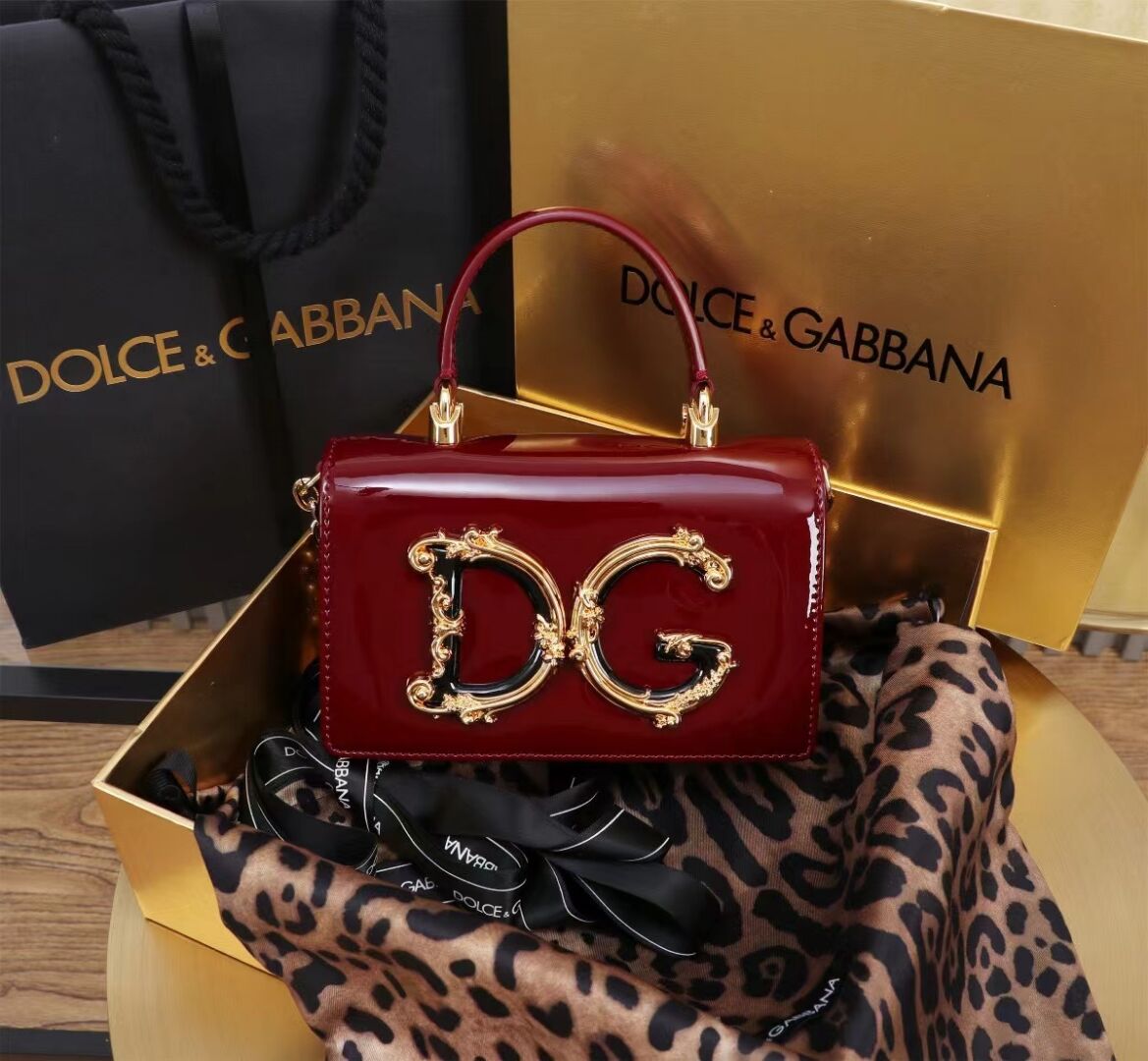 Dolce & Gabbana Patent leather Shoulder Bag G6504 red