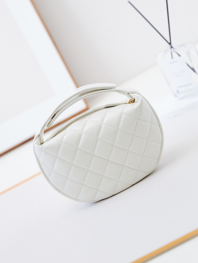 CHANEL POUCH AP4058 white