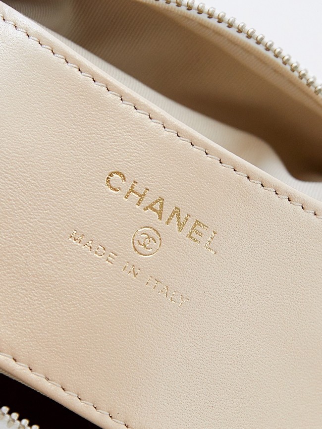 CHANEL POUCH AP4058 white