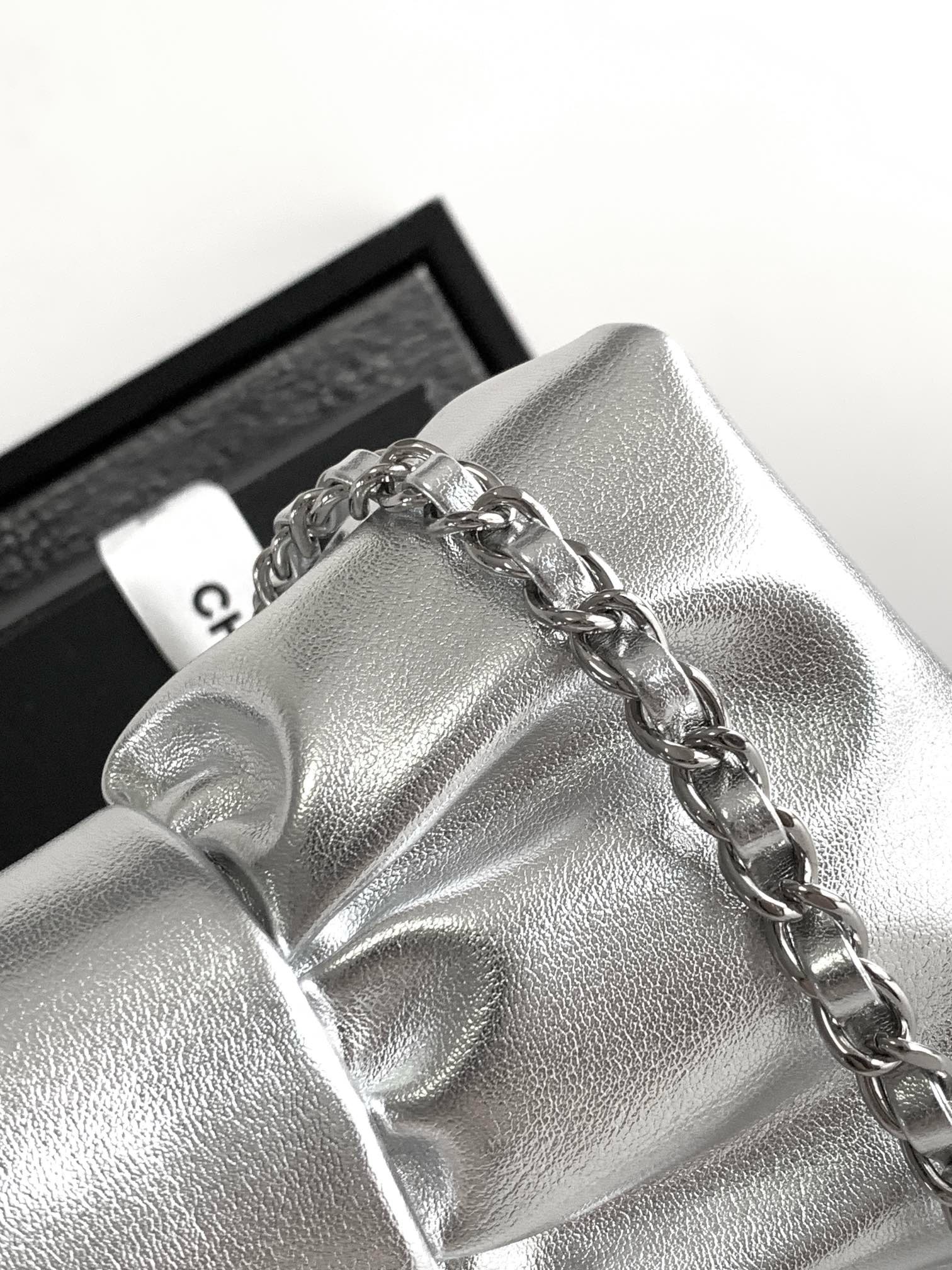 Chanel CLUTCH Metallic Lambskin & Silver-Tone Metal AS5129 Silver