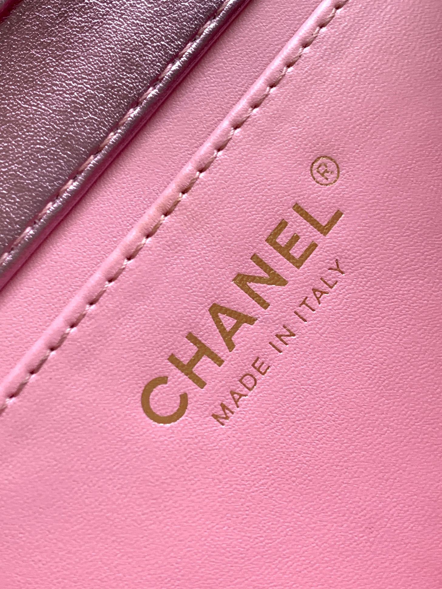 Chanel CLUTCH Metallic Lambskin & gold-Tone Metal AS5129 Pink