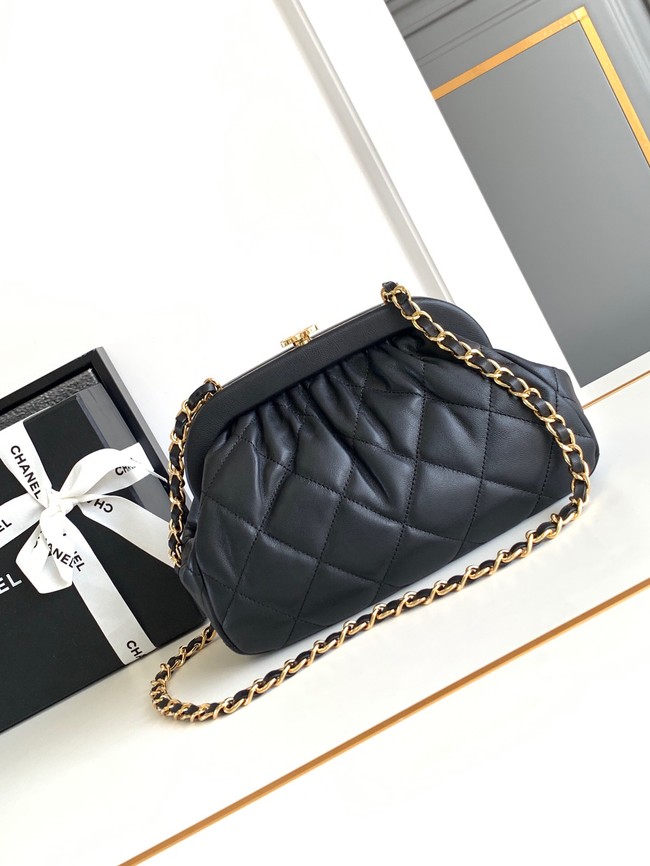 Chanel 24A CLUTCH WITH CHAIN AP1940 black