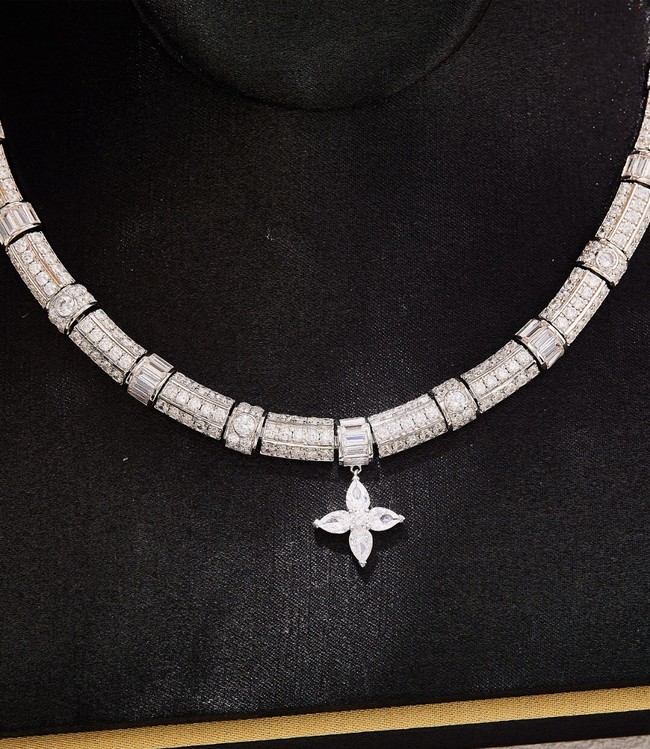 Louis Vuitton NECKLACE CE14899