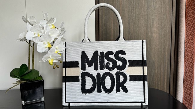 Medium Dior Book Tote White and Black Miss Dior Graffiti Embroidery M1296ZEZD